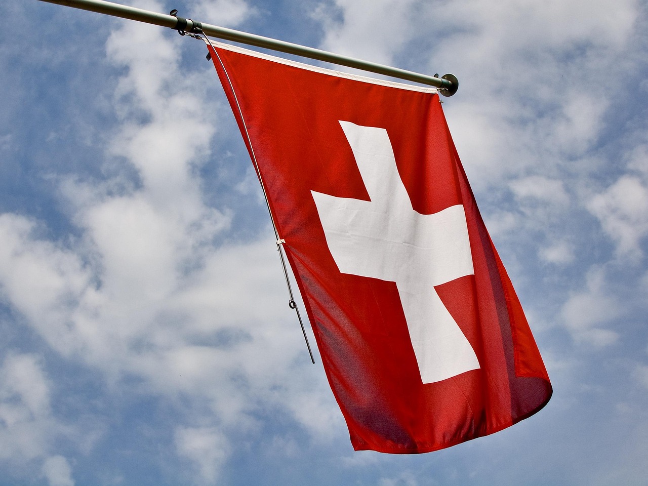 Navigating Migration Challenges: A Guide for Newcomers to Switzerland